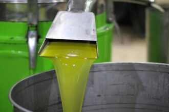 الزراعة تبدأ استقبال طلبات استيراد الدفعة الثانية من زيت الزيتون