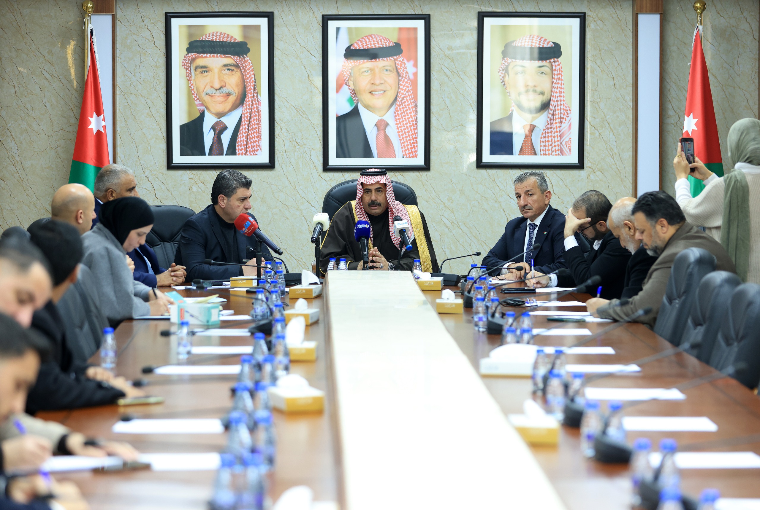 صورة حول : "النقل النيابية" تناقش آلية عملها للدورة البرلمانية الثانية "النقل النيابية" تناقش آلية عملها للدورة البرلمانية الثانية