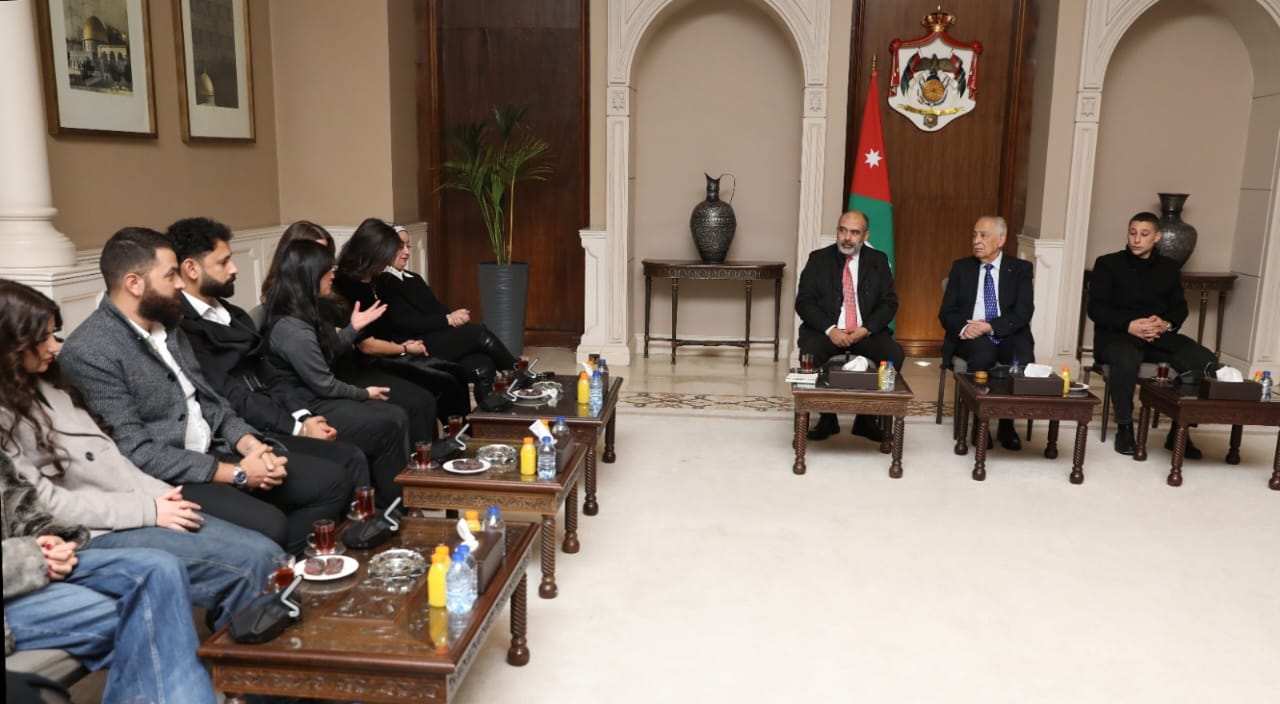 عاجل | العيسوي: الشباب والأسرة التربوية محل اهتمام الملك وولي العهد وشركاء في تعزيز الوعي الوطني وصورة الأردن