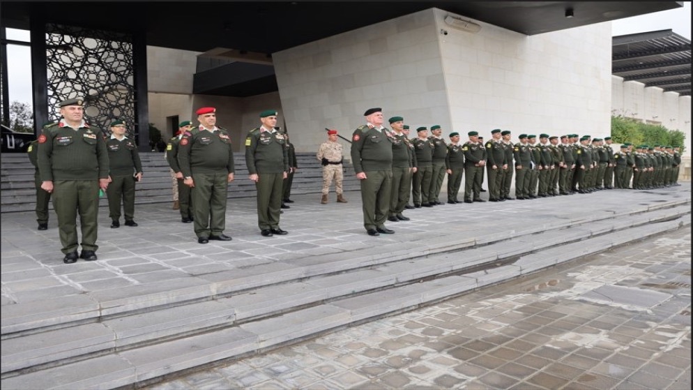 صورة حول : رئيس هيئة الأركان يزور مجموعة حمزة بن عبد المطلب في الحرس الملكي الخاص رئيس هيئة الأركان يزور مجموعة حمزة بن عبد المطلب في الحرس الملكي الخاص