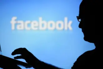 فيسبوك يقيّد نشر الروابط إلا للمشتركين المدفوعين