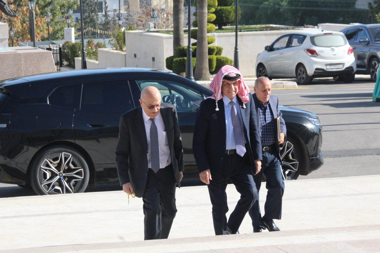 صورة حول : بالصور والفيديو… لقطات قبيل انطلاق جلسة النواب اليوم بالصور والفيديو… لقطات قبيل انطلاق جلسة النواب اليوم