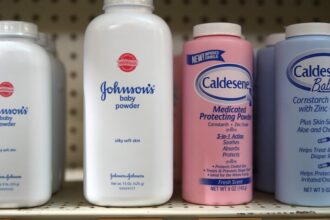 تعويض 65 مليون دولار لأم ضد جونسون