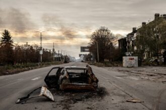 أوكرانيا تُخلّي 14 قرية قرب الحدود بسبب القصف الروسي