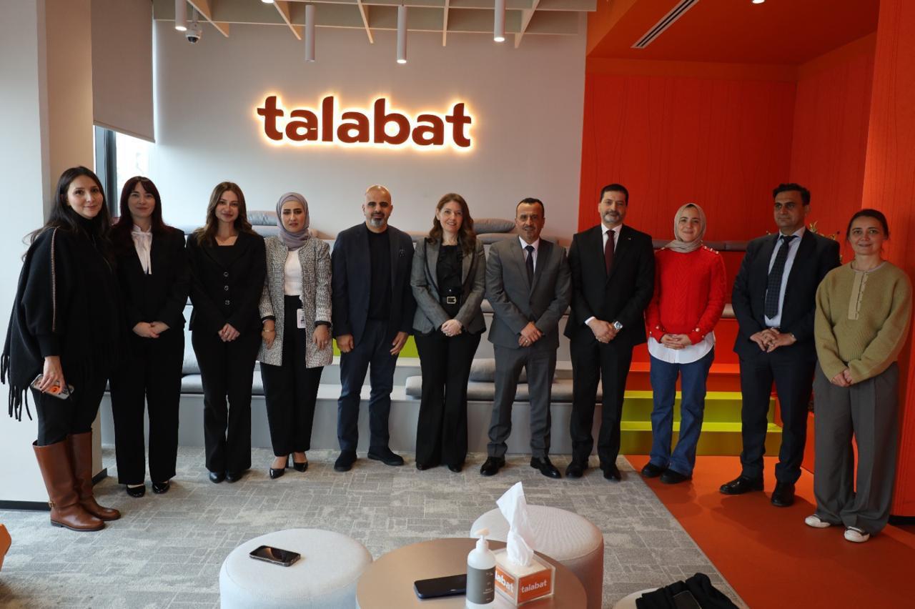 مجلس مفوضي هيئة تنظيم قطاع الاتصالات يزور شركة التوصيل " طلبات "