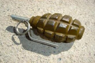 امرأة تفجر قنبلة يدوية وتقتل طفلها في خلاف عائلي