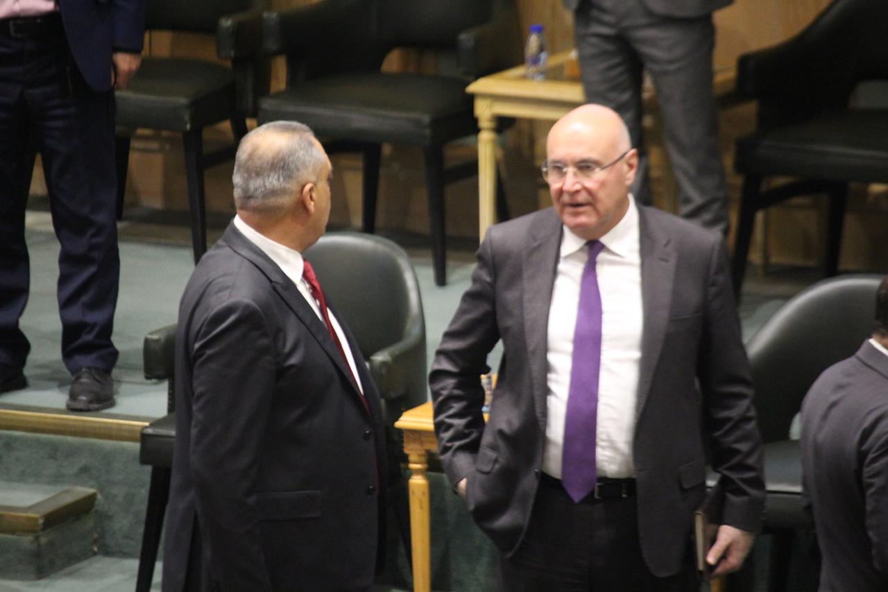 بالصور والفيديو… لقطات قبيل انطلاق جلسة النواب اليوم