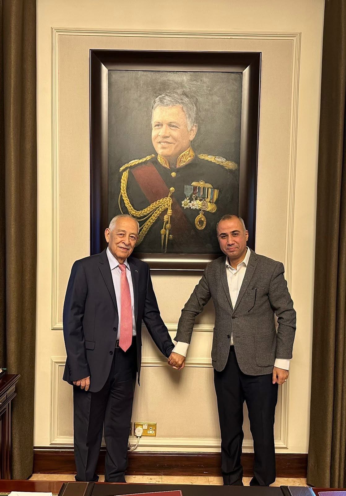 صورة حول : في حضرة المكان والزمان… كنت هناك في الديوان الملكي العامر في حضرة المكان والزمان… كنت هناك في الديوان الملكي العامر