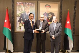 القاضي يرحب بتعزيز التعاون بين جامعة عمّان العربية ومجلس النواب