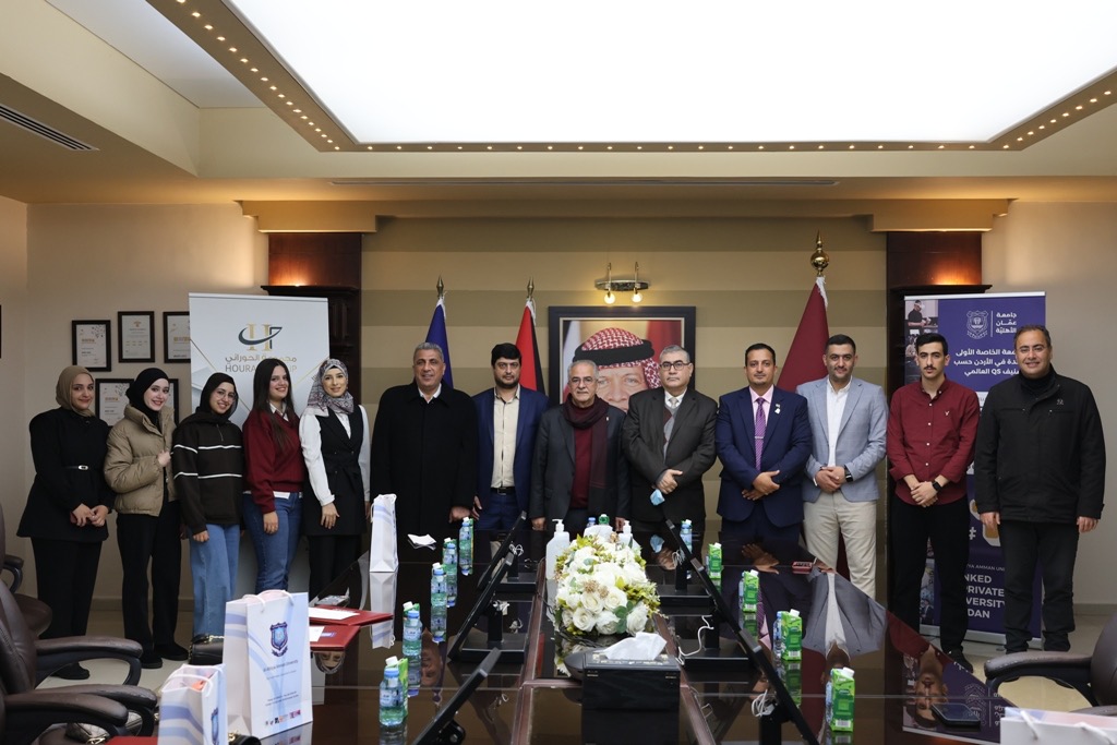 صورة حول : رئيس عمّان الأهلية يُكرّم الطلبة الفائزين في مسابقات وطنية رئيس عمّان الأهلية يُكرّم الطلبة الفائزين في مسابقات وطنية