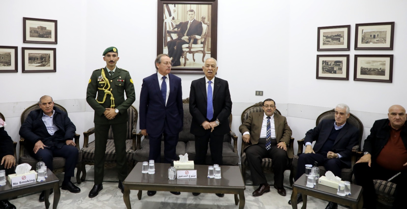 *مندوبا عن الملك وولي العهد. العيسوي يعزي العضايلة والعجارمة والخياط*