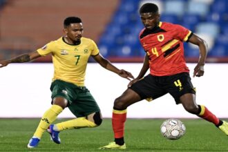 جنوب إفريقيا تتجاوز أنغولا 2-1 بفضل تألق لايل فوستر