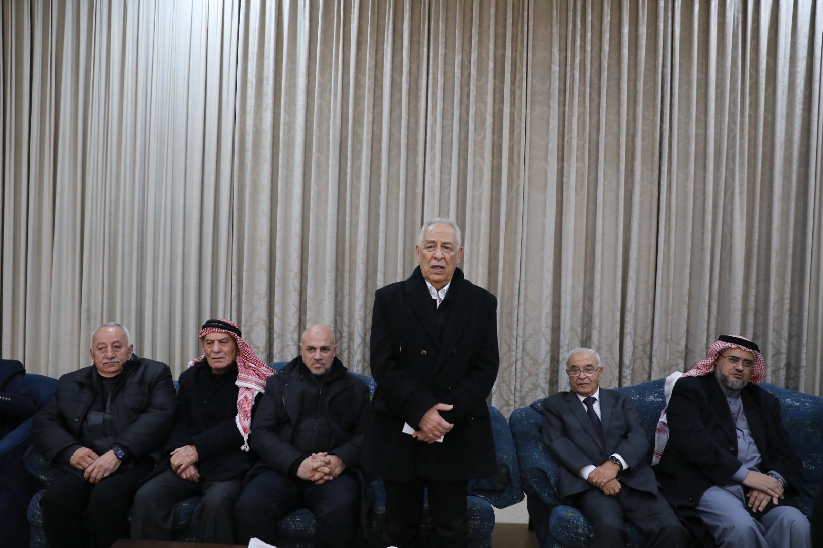 *مندوبا عن الملك وولي العهد… العيسوي يعزي عشائر حداد والعبادي والعلبي*