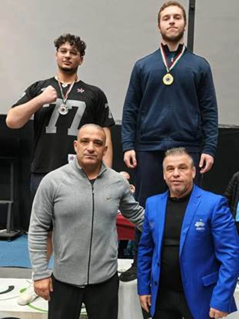 صورة حول : طالب عمان الاهلية أصيل نوفل يفوز بالميدالية الفضية ببطولة المملكة للمصارعة الحرة طالب عمان الاهلية أصيل نوفل يفوز بالميدالية الفضية ببطولة المملكة للمصارعة الحرة