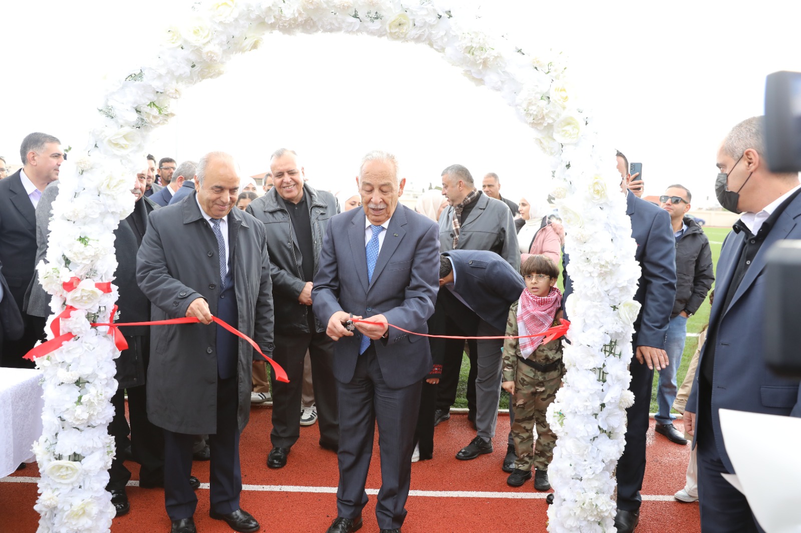 العيسوي يفتتح مدرستي حي المطار الثانوية المختلطة واليادودة الثانوية للبنين النموذجيتين