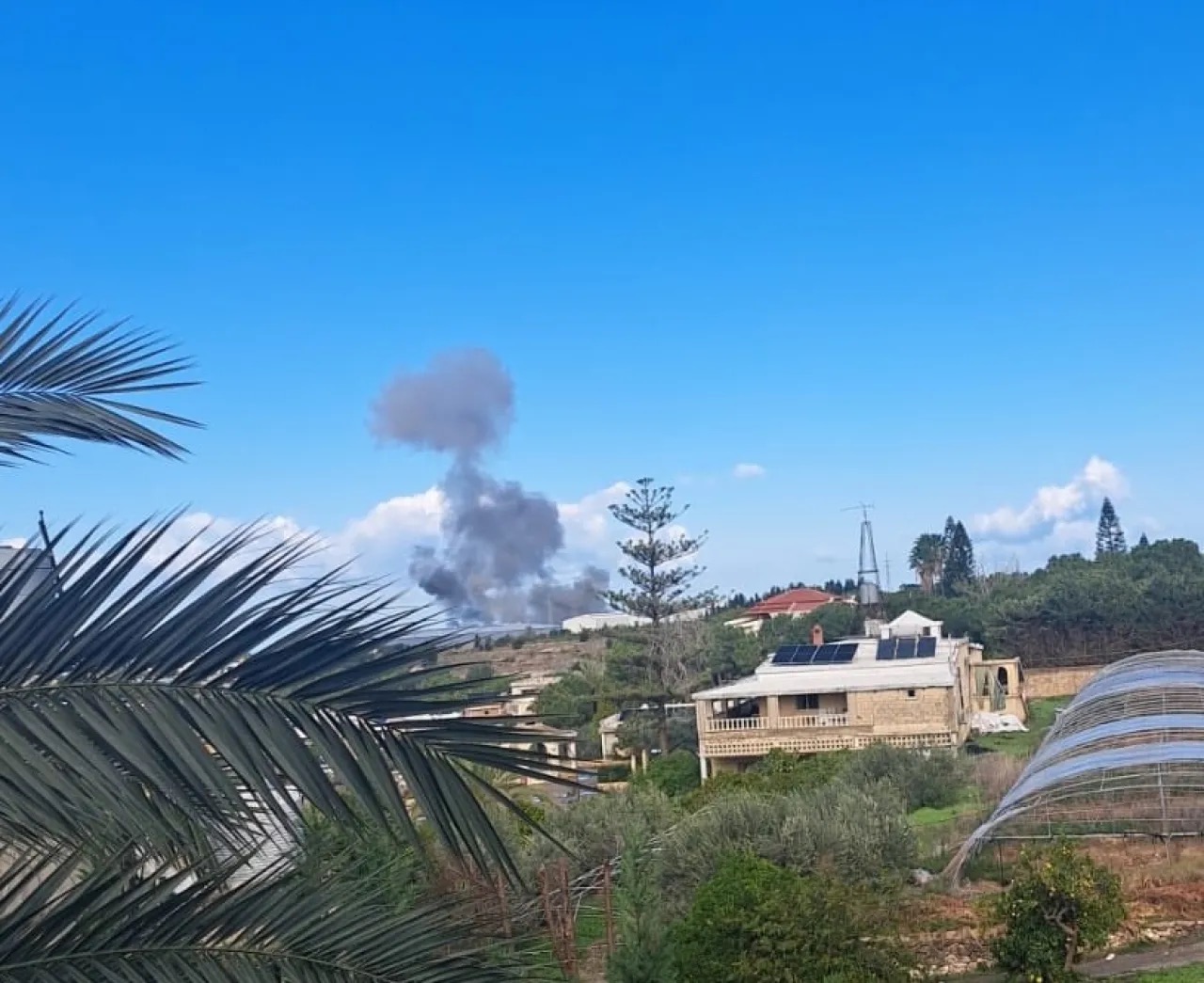 طيران الاحتلال يشن غارات على جنوب لبنان