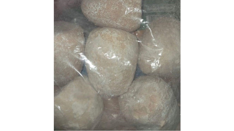 عاجل | إغلاق مستودع جميد غير مرخص وضبط 25 طنًا فاسدًا في عمان.. صور