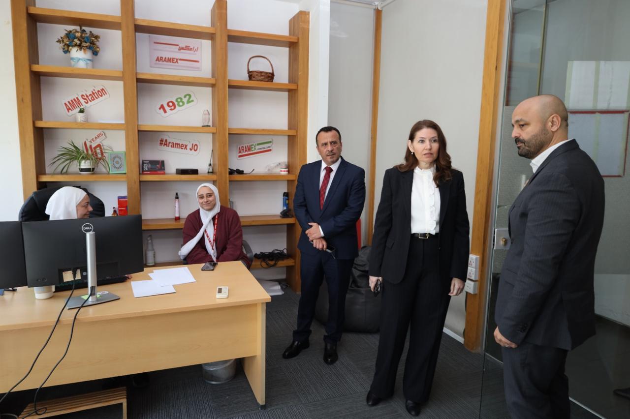 مجلس مفوضي هيئة تنظيم قطاع الاتصالات يزور شركة " أرامكس "