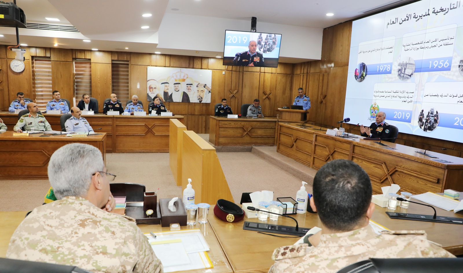 صورة حول : اللواء المعايطة يحاضر في كلية الدفاع الوطني الملكية الأردنية، ويؤكد على تكامل الأدوار بين المؤسسات الوطنية اللواء المعايطة يحاضر في كلية الدفاع الوطني الملكية الأردنية، ويؤكد على تكامل الأدوار بين المؤسسات الوطنية