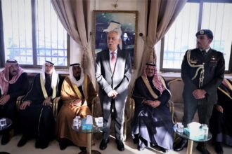 *مندوبا عن الملك وولي العهد. العيسوي يعزي عشيرتي الفايز والزين*