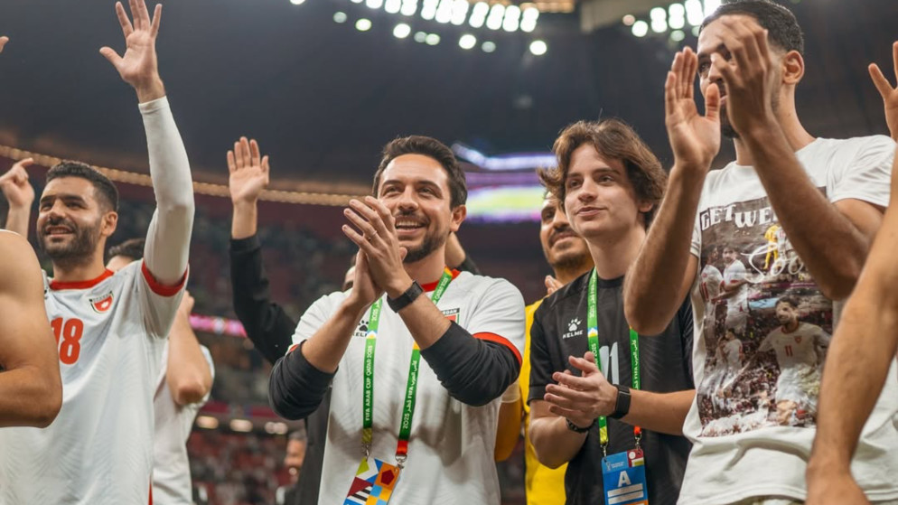 ولي العهد يطمئن على صحة أدهم القرشي بعد إصابته