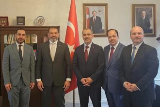 العلاونة وجايماز يبحثان تعزيز التعاون الاقتصادي بين الأردن وتركيا