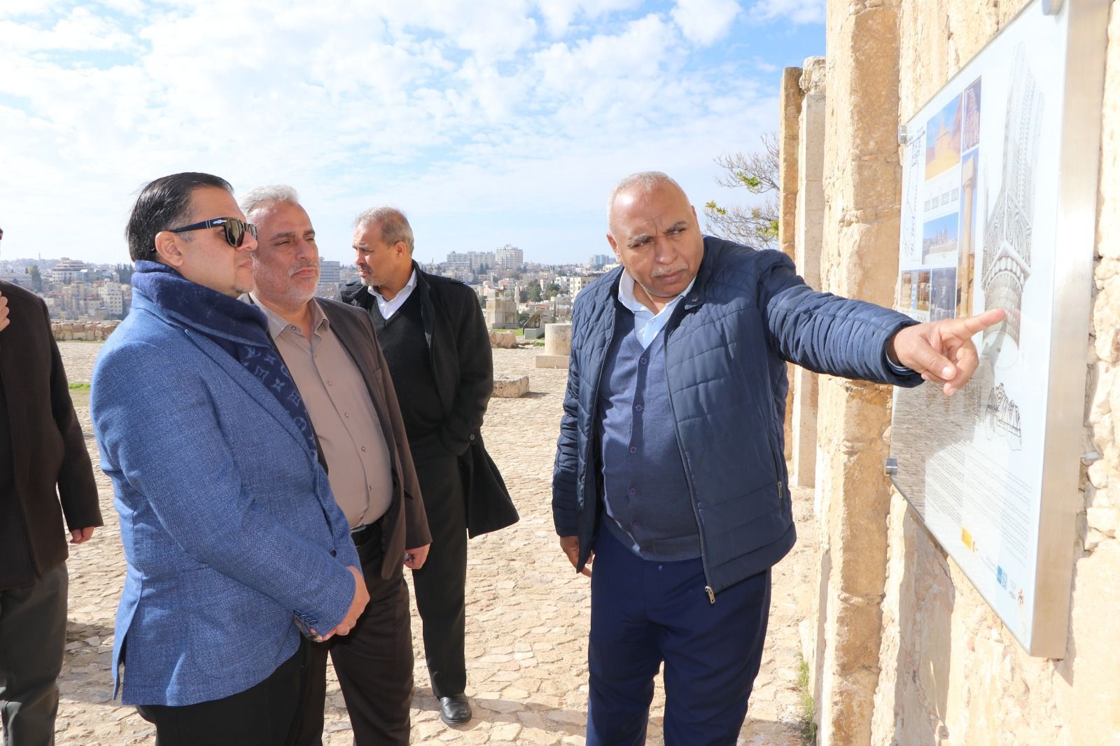 لجنة تراث مدينة عمان تنفذ زيارة ميدانية لمتابعة مشاريع تطوير جبل القلعة الأثري