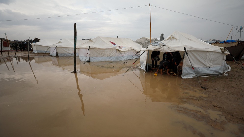 11 وفاة بانهيارات وغرق جراء المنخفض الجوي في غزة