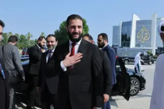 الشرع يزور مقر شبكة الجزيرة في قطر