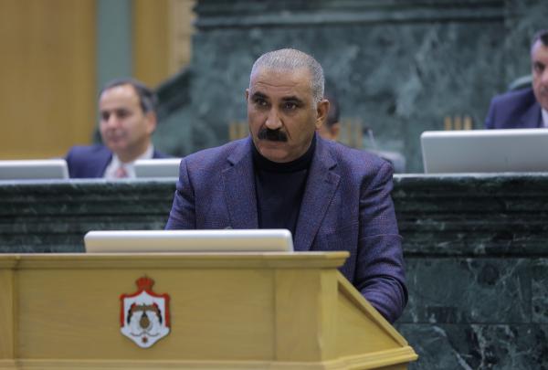 صورة حول : النائب أبو عرابي ينتقد أداء الحكومة ويطالب بحلول النائب أبو عرابي ينتقد أداء الحكومة ويطالب بحلول