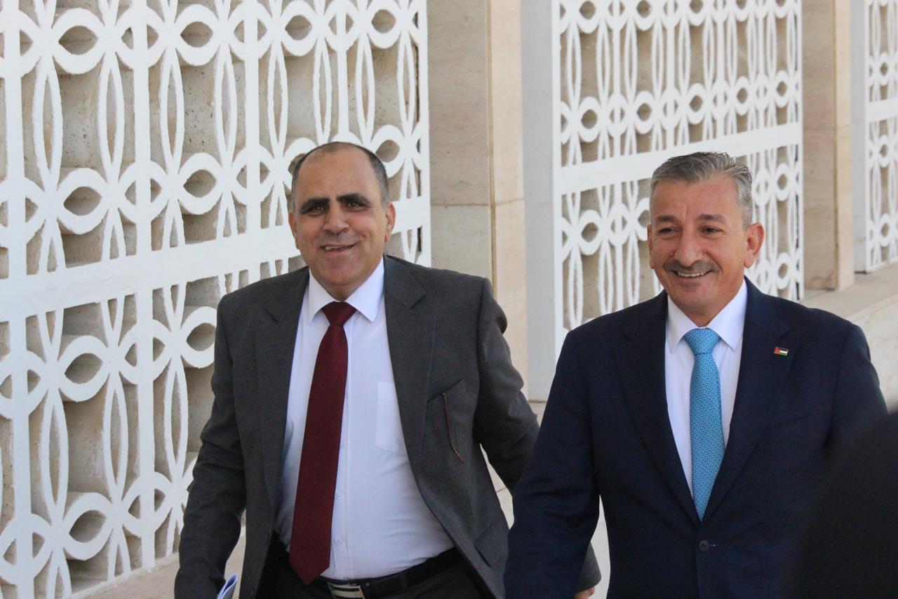 بالصور والفيديو… لقطات قبيل انطلاق جلسة النواب اليوم