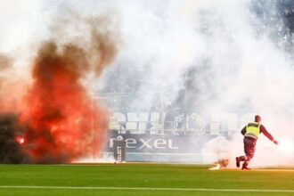 اشتعال ملعب نوركوبينغ يوقف مباراة الدوري السويدي