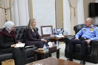 عاجل | مدير الأمن العام يلتقي السفيرة الهولندية، ويبحثان تعزيز التعاون الأمني المشترك