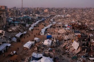 غزة تطالب بـ200 ألف وحدة سكنية عاجلة بعد غرق وتطاير آلاف الخيام