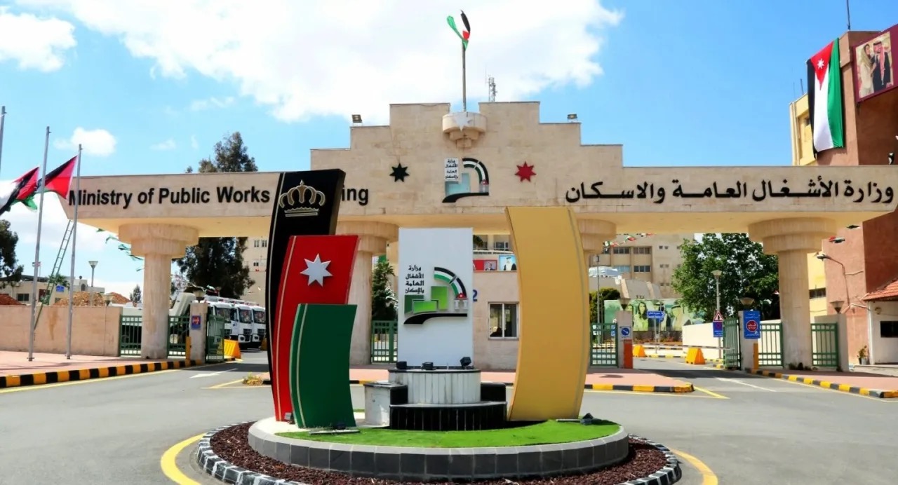 وزارة الأشغال تعلن خطة مشاريع 2026 بقيمة 118 مليون دينار