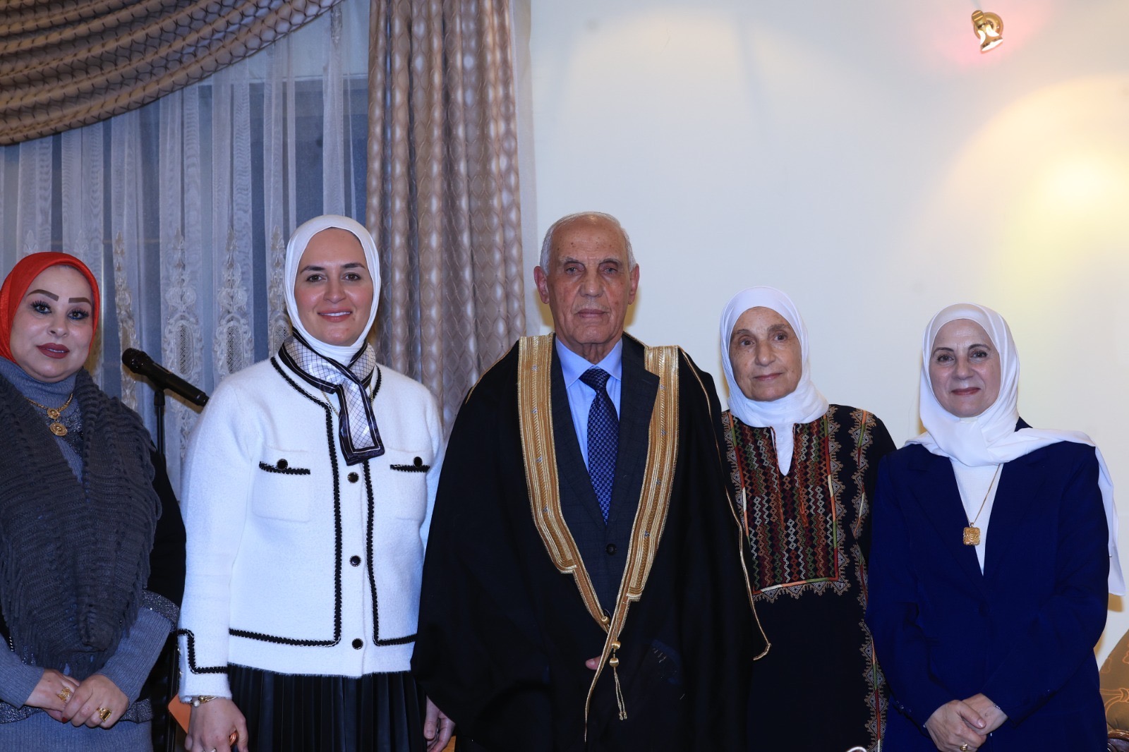 ديوان الباشا الملكاوي يحتضن تكريم سيّدات ملكاويات مُتميّزات عربياً وعالمياً / مصوّر