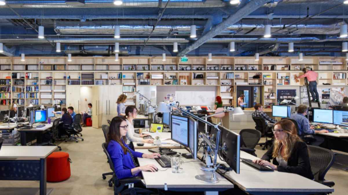 صورة حول : موظفون يخدعون نظام التعرف على الوجه بأقنعة ورقية بالصين موظفون يخدعون نظام التعرف على الوجه بأقنعة ورقية بالصين