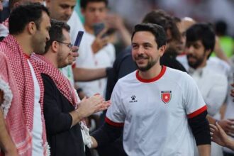 عاجل | ولي العهد يشارك في تتويج المنتخب المغربي بكأس العرب