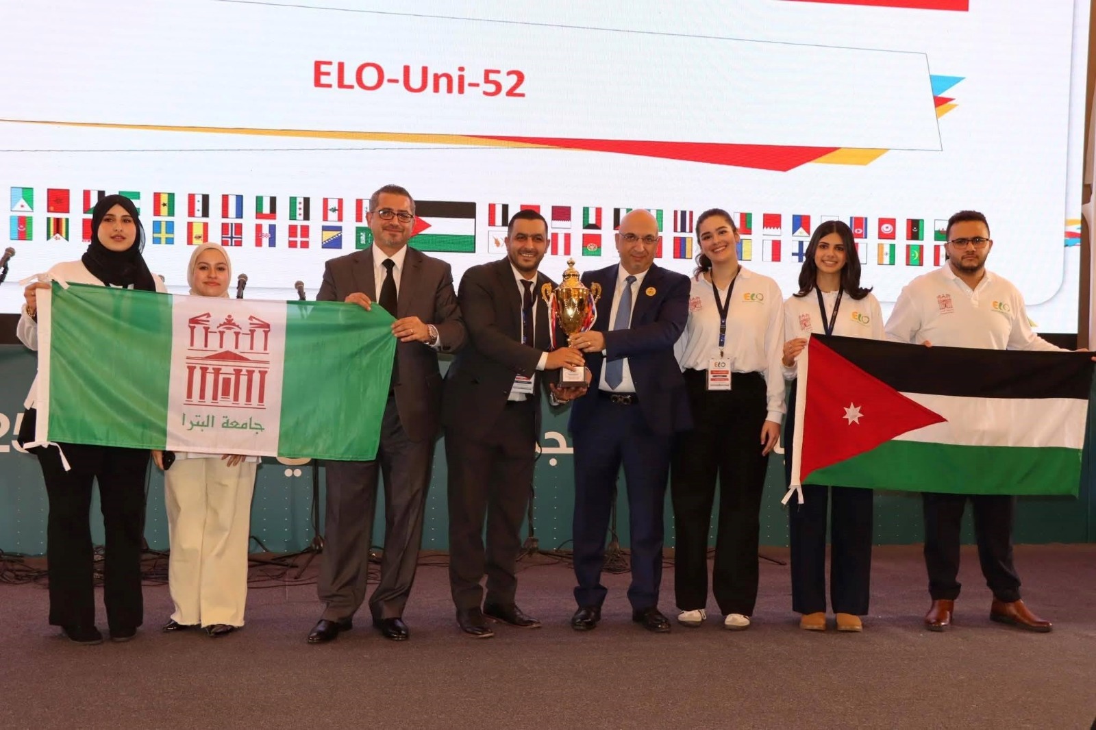 جامعة البترا تحصد المركز الثالث وجائزة أفضل فكرة في خدمة المجتمع بأولمبياد اللغة الإنجليزية