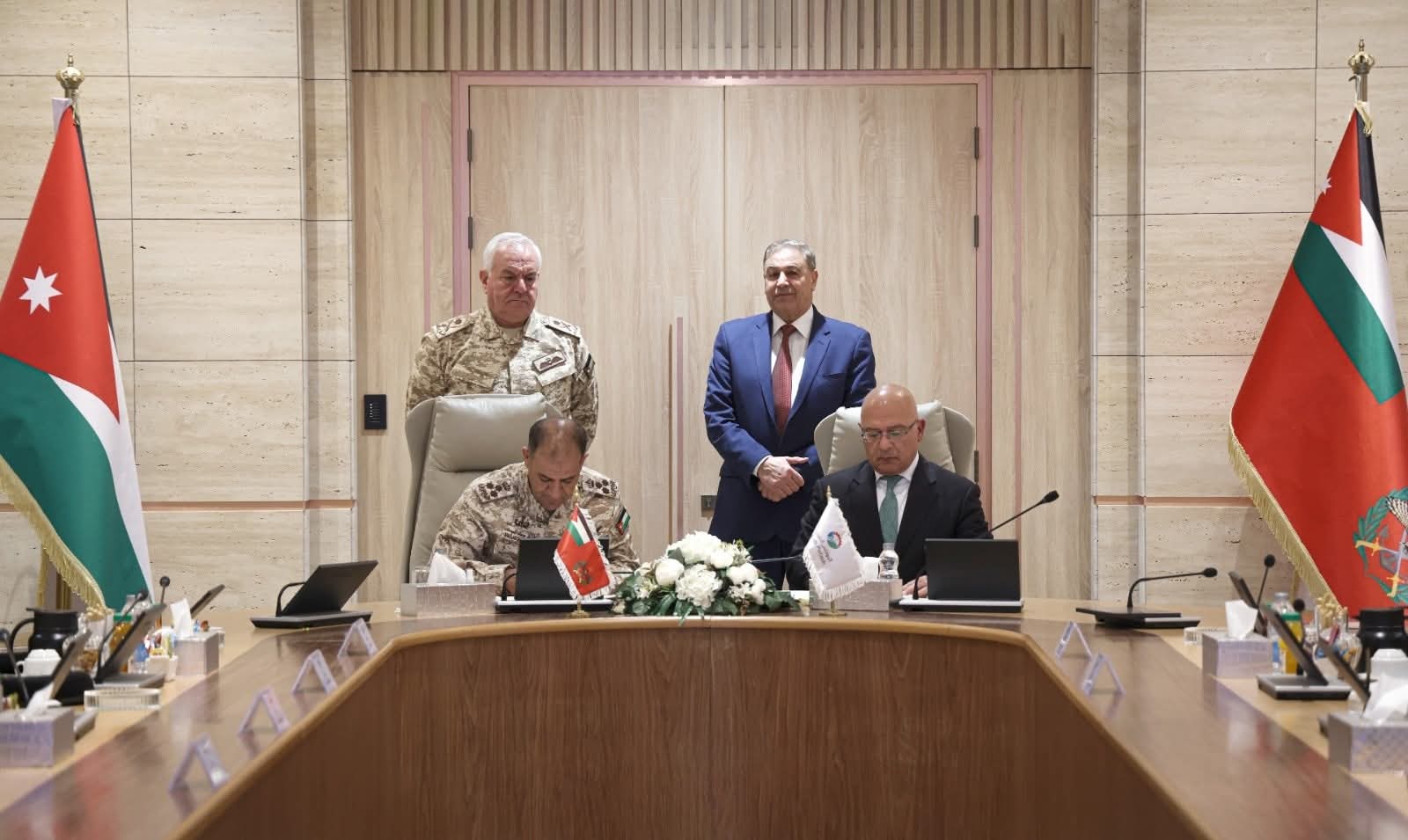 القوات المسلحة الأردنية و"البوتاس العربية" توقّعان اتفاقية جديدة لتوسيع نطاق إزالة الألغام في منطقة الامتياز الجنوبية