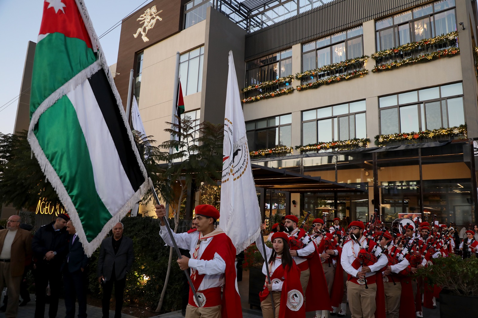 سان جورج الفحيص- يطلق موسماً احتفالياً بعيد الميلاد المجيد