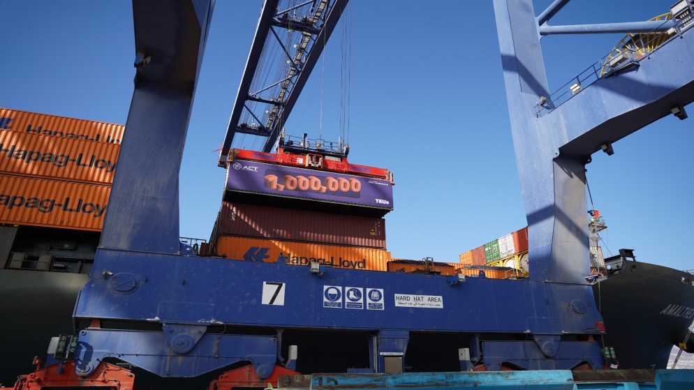 ميناء العقبة يحقق مليون حاوية ويعزز موقعه الريادي