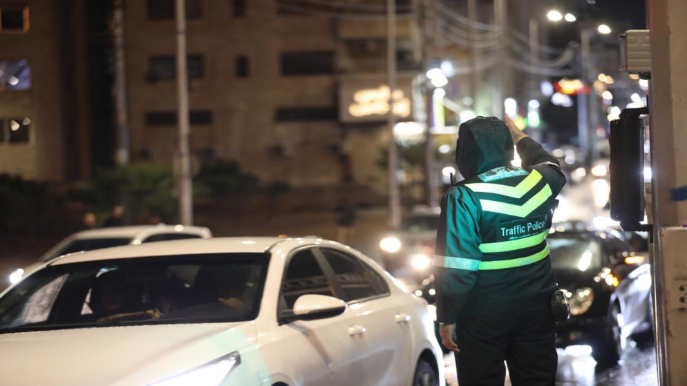 صورة حول : عاجل | الأمن العام يحذّر من تقلبات جوية ويهيب بالابتعاد عن الأودية والسيول عاجل | الأمن العام يحذّر من تقلبات جوية ويهيب بالابتعاد عن الأودية والسيول