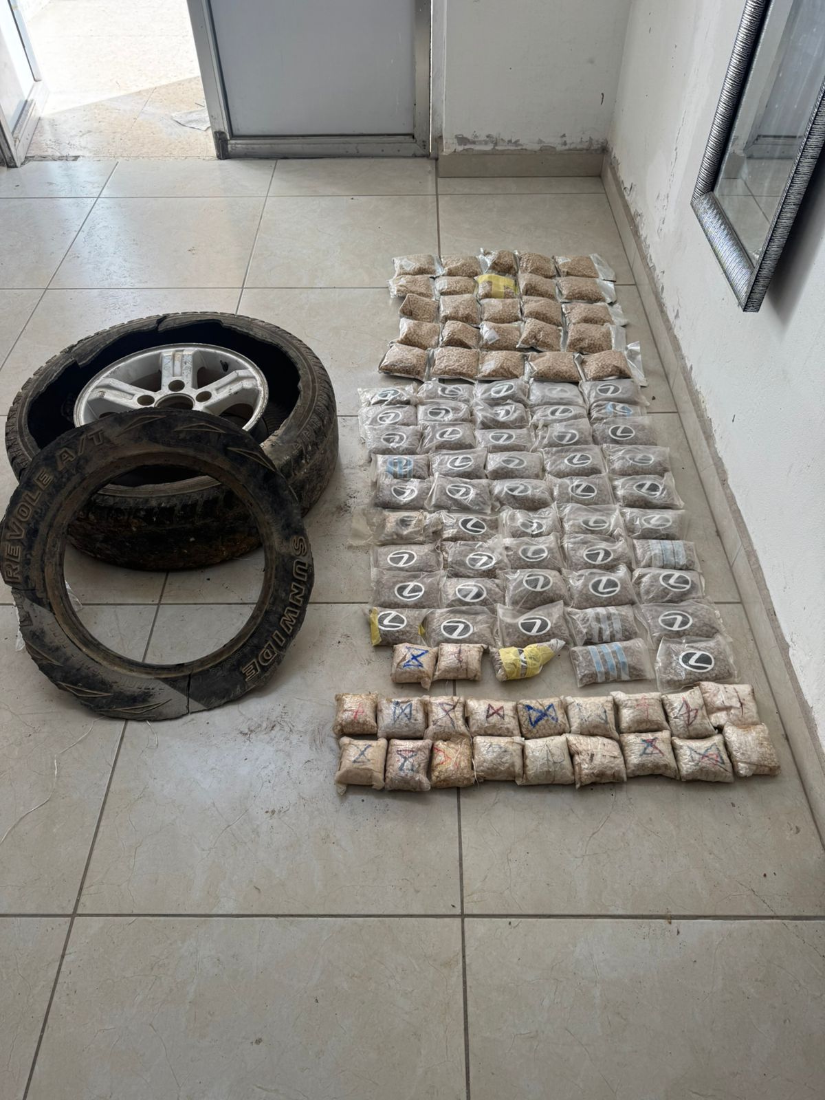 عاجل | إدارة مكافحة المخدرات تحبط تهريب 138 ألف حبّة مخدرة في قضيتين منفصلتين