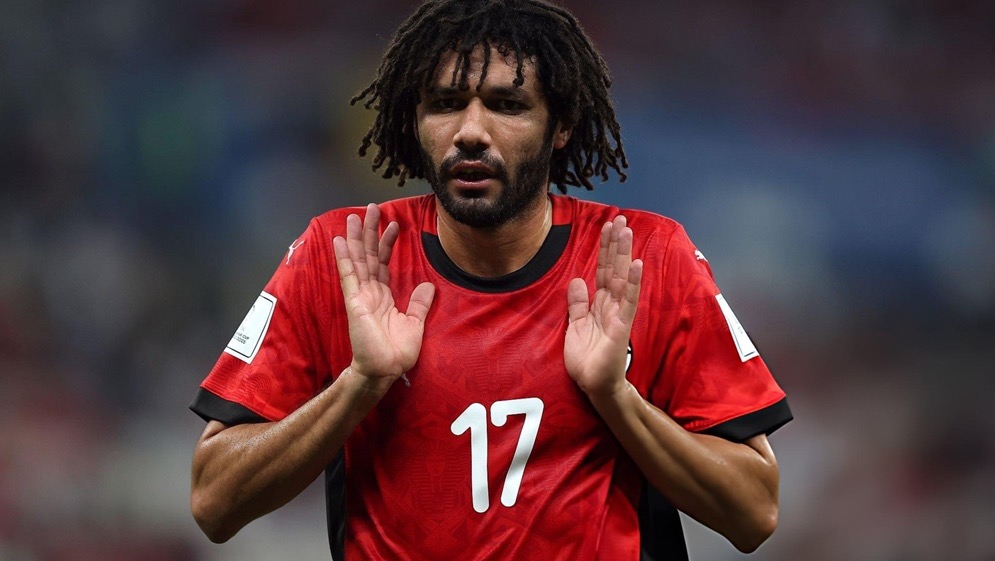 صورة حول : غضب الجماهير يشتعل بعد تصرف محمد النني عقب هزيمة مصر أمام الأردن غضب الجماهير يشتعل بعد تصرف محمد النني عقب هزيمة مصر أمام الأردن