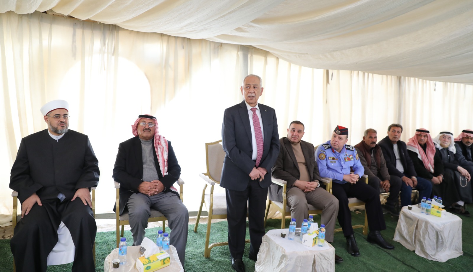 صورة حول : العيسوي يعزي عشيرتي أبو خرمة والسمارنة العيسوي يعزي عشيرتي أبو خرمة والسمارنة