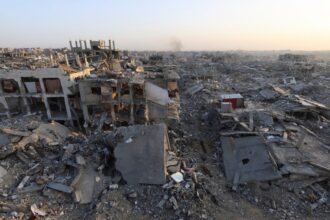 الاحتلال يكثّف القصف ونسف المنازل في خان يونس