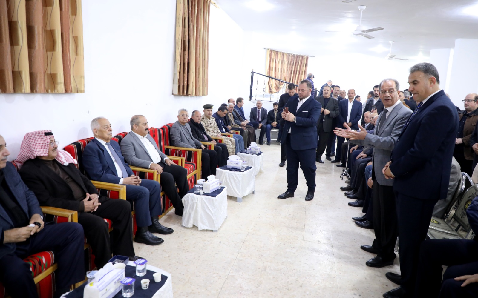 العيسوي ينقل تعازي الملك وولي العهد إلى عشائر الشبول والرشدان والخلايلة والسعايدة والبقور