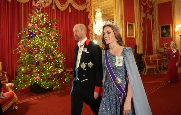 صورة حول : ما السر وراء تاج الهالة الشرقية الذي ارتدته كيت ميدلتون؟ ما السر وراء تاج الهالة الشرقية الذي ارتدته كيت ميدلتون؟