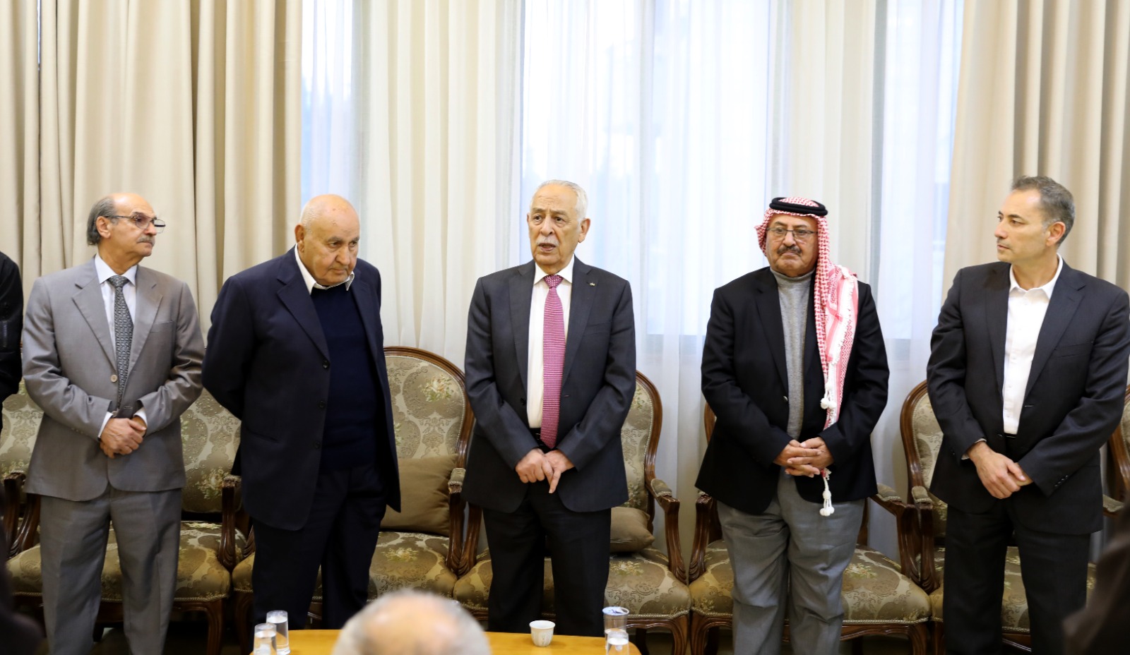 العيسوي يعزي عشيرتي أبو خرمة والسمارنة